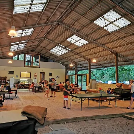 Hangar-project - Open To October - Ouvert De Mai A Octobre Lodge *
