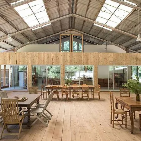 Lodge Hangar-project - Open To October - Ouvert De Mai A Octobre *